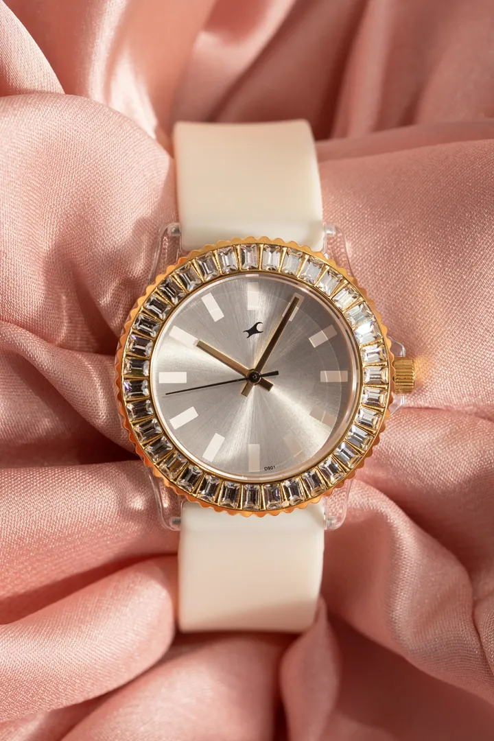 E-commerce: Crystal watch on silk. Product image, retouching by Mohammed Yasin.