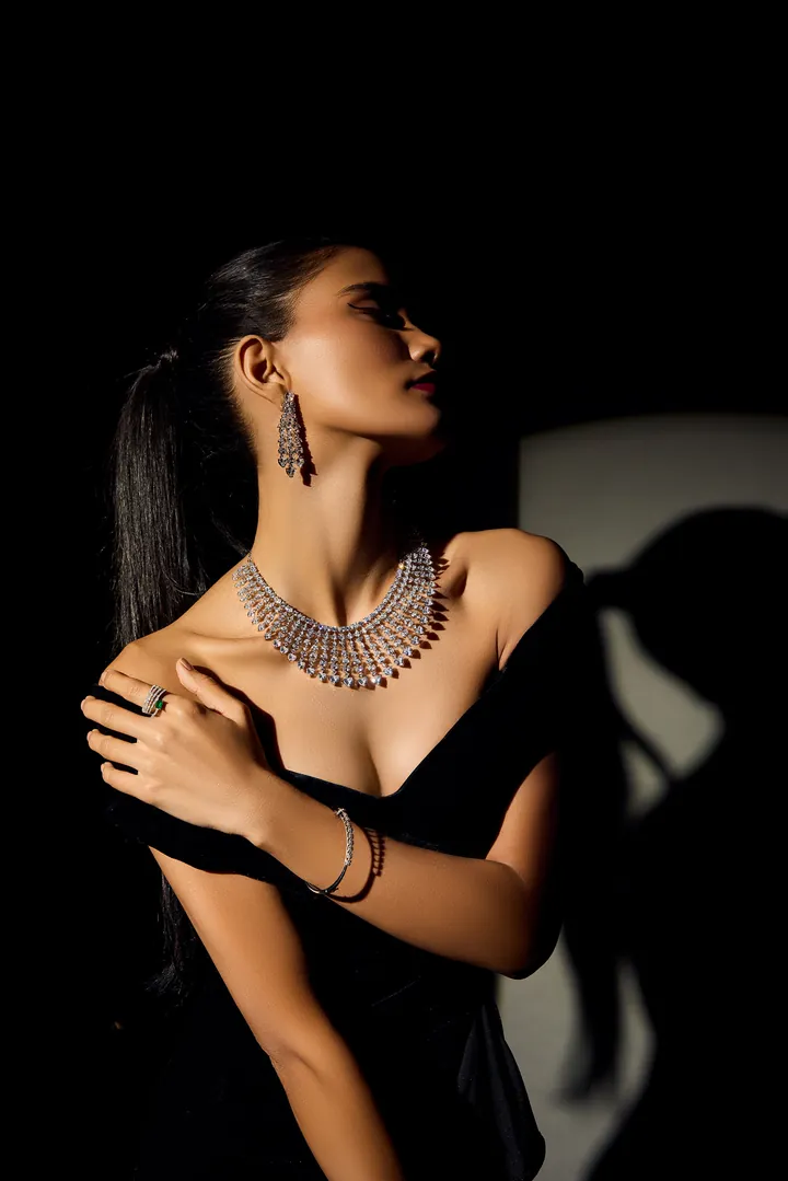 Diamond collar. Beauty & jewellery image, retouching by Mohammed Yasin.