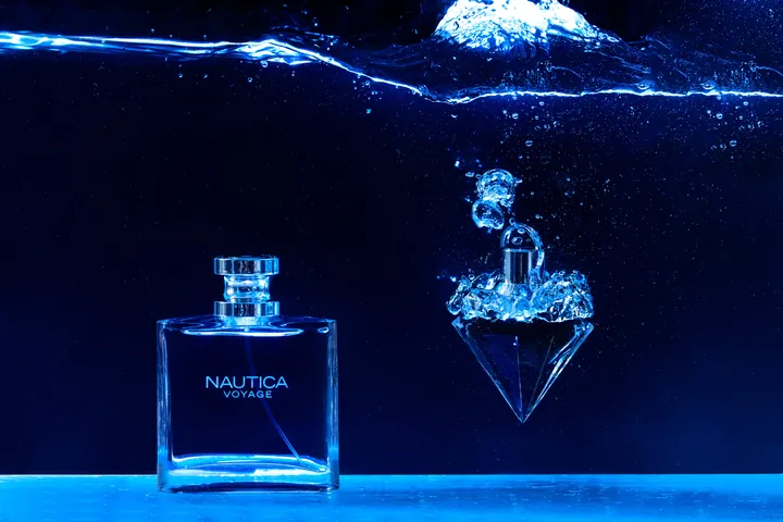 Fragrance still life: Underwater fragrance. Product image, retouching by Mohammed Yasin.
