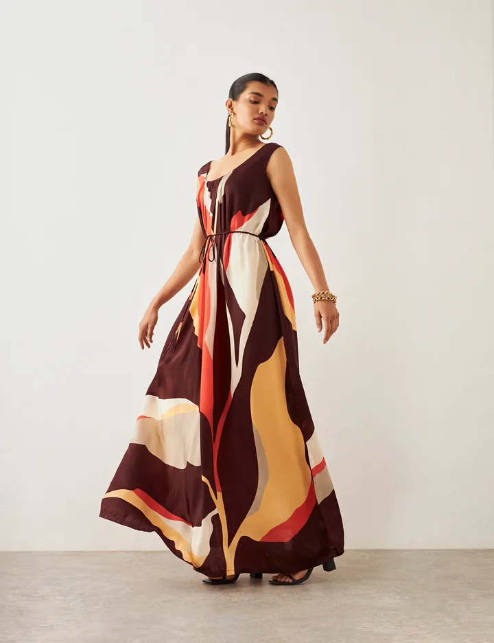 Abstract maxi. Fashion image, retouching by Mohammed Yasin.