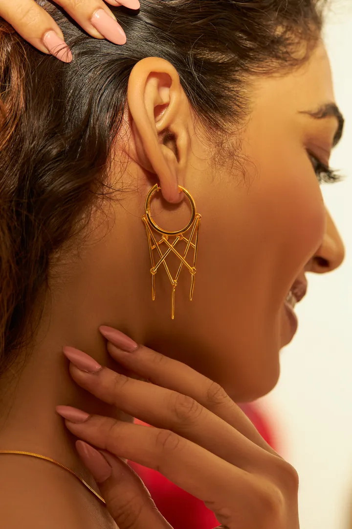 Statement earring. Beauty & jewellery image, retouching by Mohammed Yasin.